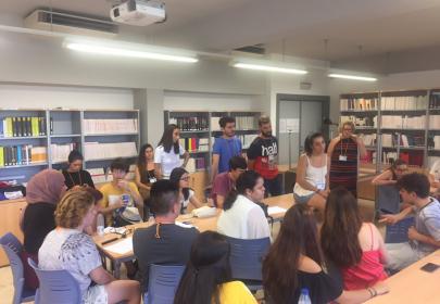 Participantes del Campus Inclusivo Europeo INnetCampus debatiendo en grupo